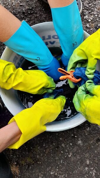 Travail en stage découverte bleu indigo teinture végétale